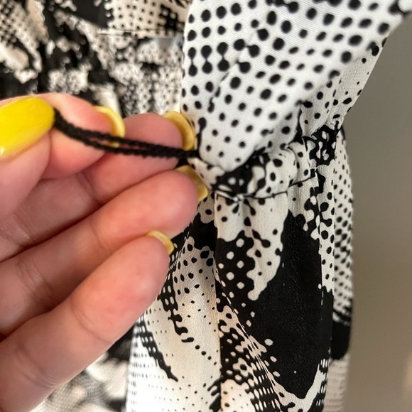 Motherhood Maternity sleeveless top size large - Picture 6 of 11